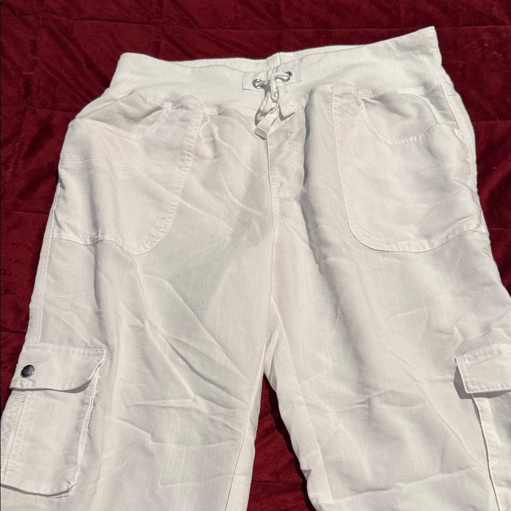 Women's White Capris